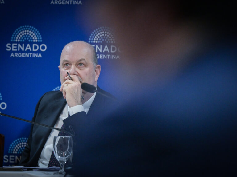 A esta economía la hacen parir la apertura y la informalidad más que el dólar a $ 1.530