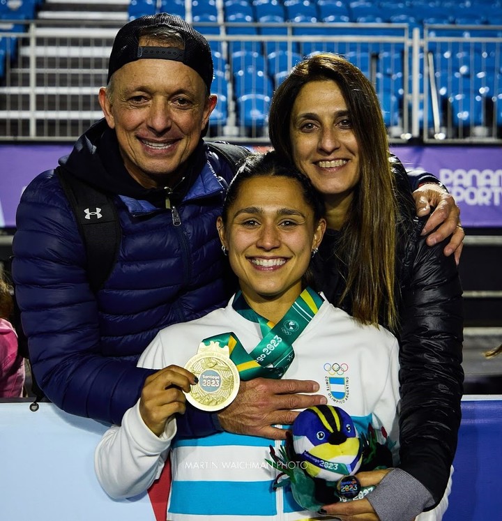 Agustina Gorzelany, en el espejo de Lucha Aymar: la Leona, hija de un héroe de Malvinas que igualó la marca de máxima goleadora en Mundiales y va por el récord absoluto