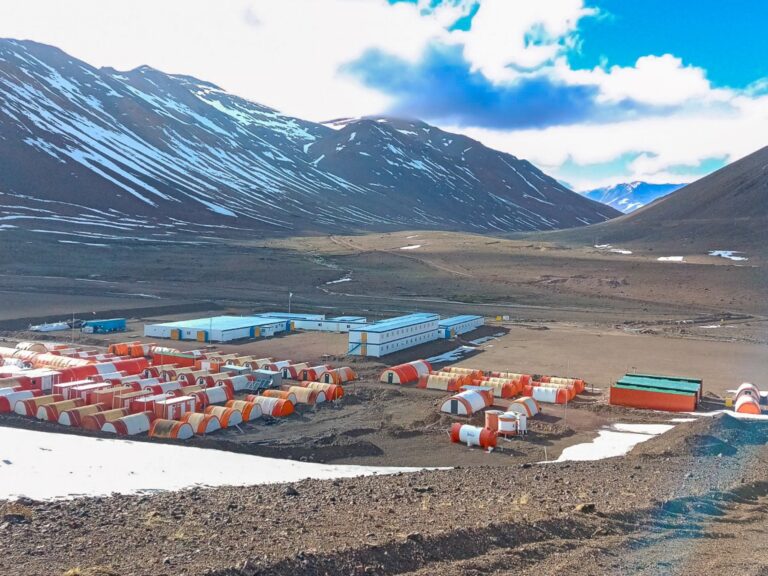 Avanza el primer proyecto de cobre refinado: obtuvo US$ 240 millones de financiamiento y construirá una línea eléctrica propia