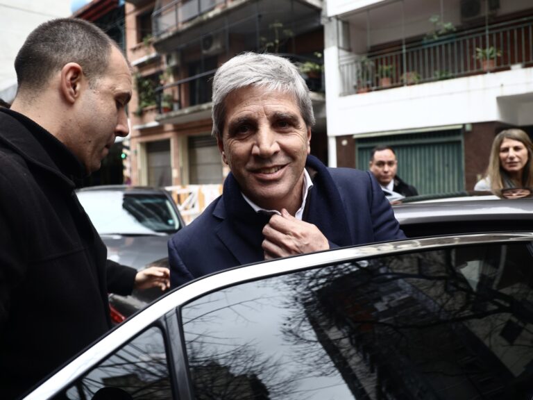 Caputo anuncia medidas económicas en medio de un debate sobre la actividad y la mora