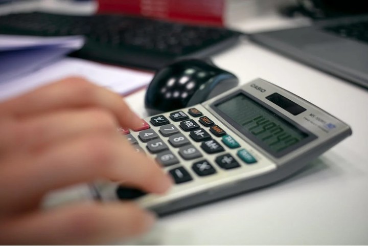 El cambio en el plazo modifica la cantidad de cuotas disponibles para distribuir el capital financiado. Foto: Pexels.
