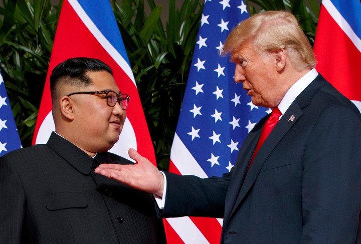 Donald Trump, en su encuentro con el líder norcoreano Kim Jong-un en una isla de Singapur, en junio de 2018. Foto: AP  