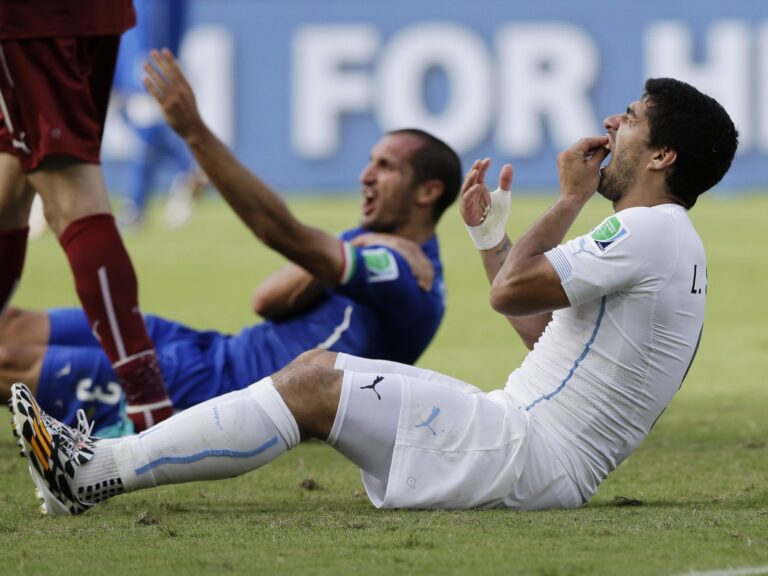 De Leandro Paredes a Luis Suárez y el codazo de Mauro Tassotti: las sanciones más duras en la historia de los Mundiales