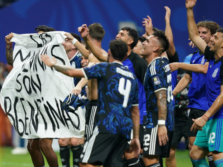 De Paredes a la bandera de Malvinas: todas las sanciones de la FIFA a la Selección Argentina y los argumentos de cada castigo