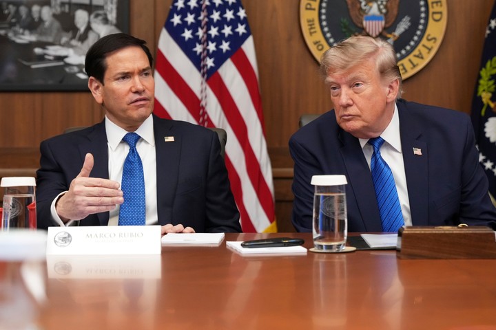 El nuevo funcionario trabajará junto con el secretario de Estado, Marco Rubio, y seguirá la línea de "Estados Unidos primero" que promueve Donald Trump. Foto: AP 
