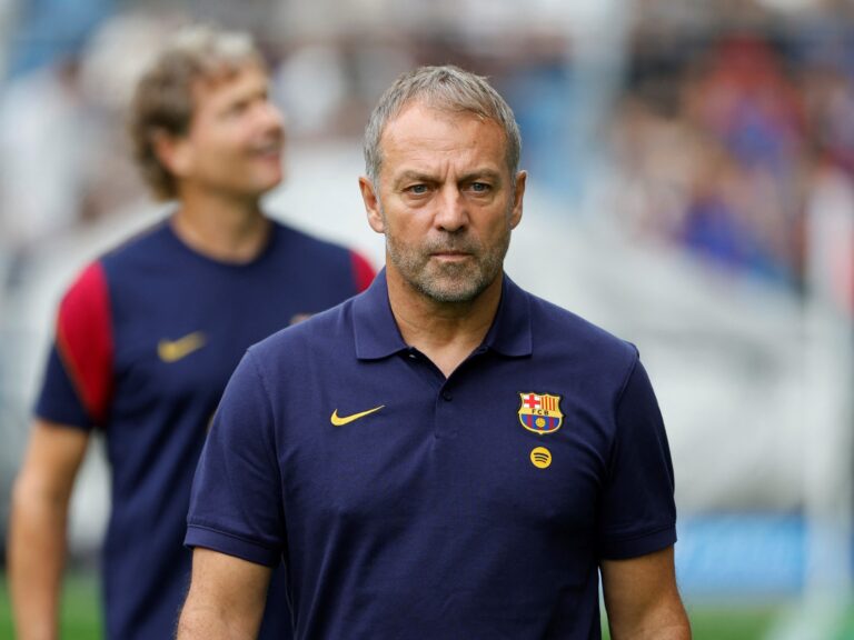 El DT de Barcelona tuvo que responder sobre el conflicto entre Julián Alvarez y Atlético de Madrid, y pareció cerrarle la puerta al Araña