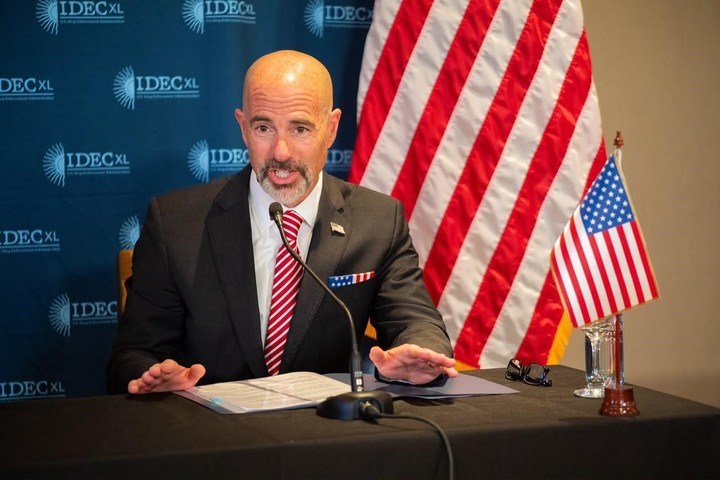 EL director de la DEA, Terrance "Terry" Cole en Buenos Aires. 