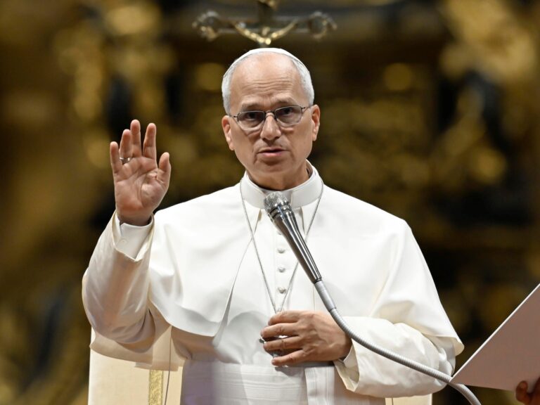 El Papa advierte: la liturgia debe evitar que los fieles sean "mudos espectadores"