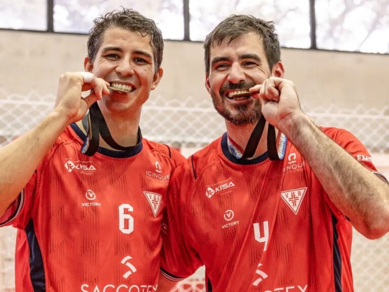 El retiro soñado de Sebastián y Diego Simonet: gritaron campeón con el club de sus amores, Villa Ballester, y le pusieron un broche de oro a su carrera en el handball