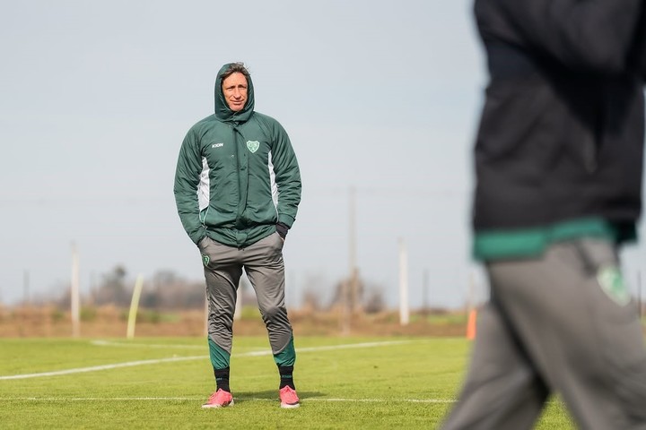 Facundo Sava, entrenador de Sarmiento de Junín.