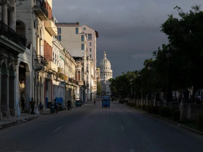 Funcionarios de Trump imponen más sanciones para presionar a Cuba