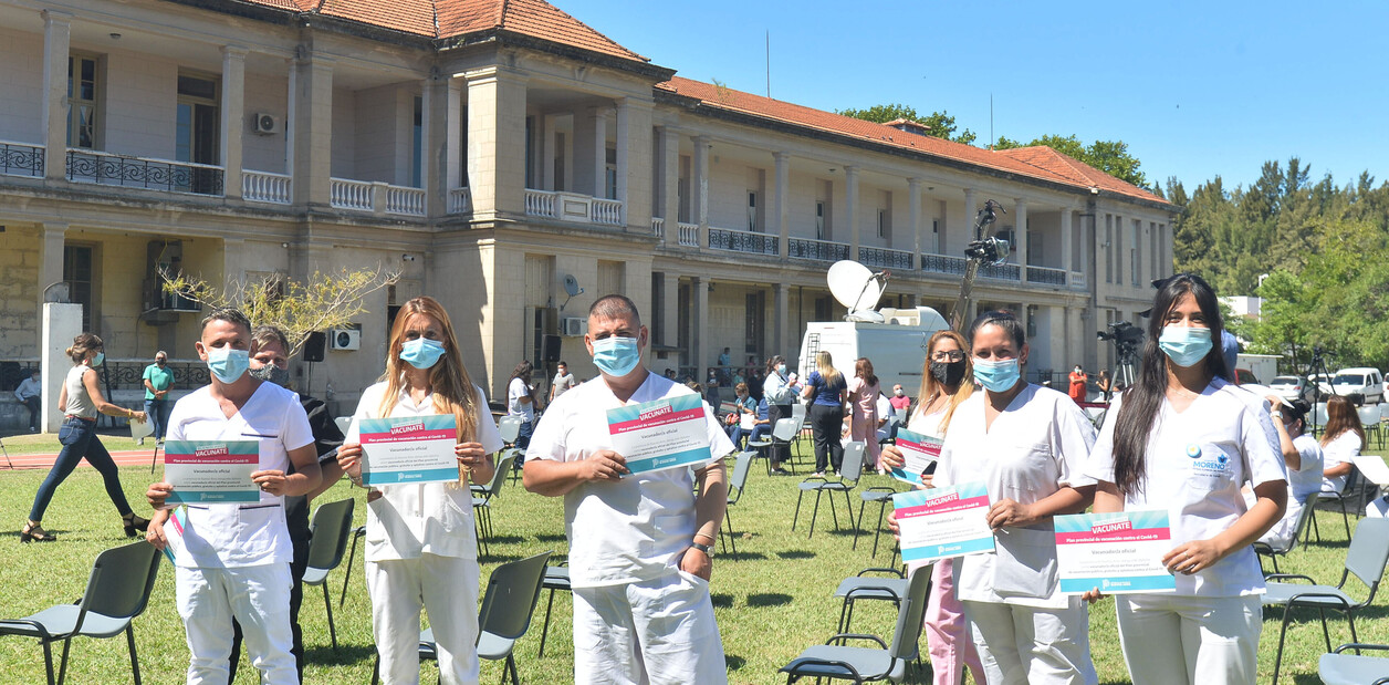 Vacunadores reconocidos en el hospital El Dique durante la pandemia.
