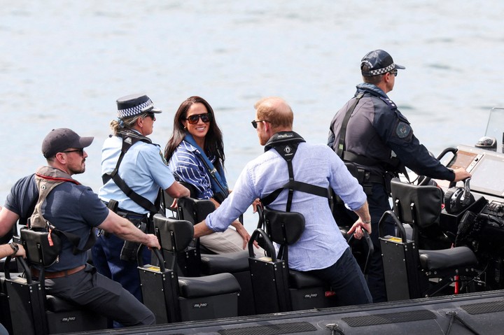 Exministros del Interior británicos afirman que Harry y Meghan deberían contar con seguridad. Foto: Reuters