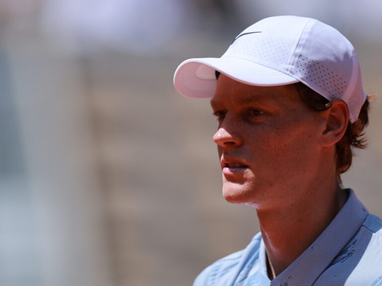 Jannik Sinner "triste y decepcionado" se bajó del US Open por lesión y el último Grand Slam del año se queda sin el 1 del mundo