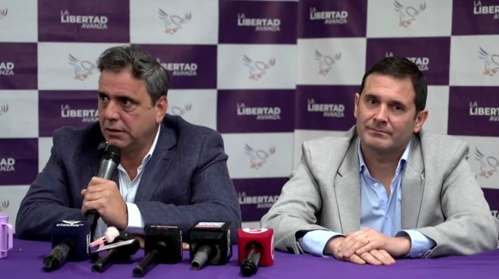 Lisandro Catalán y Federico Pelli en la conferencia de prensa que dieron tras ser denunciados.
