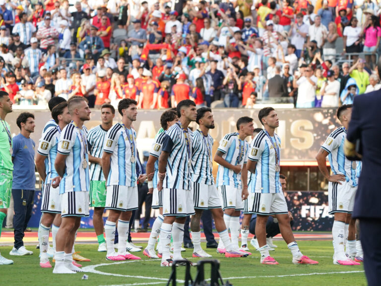 La reacción de la AFA a la histórica sanción de la FIFA: dio detalles del fallo y avisó que apelará los castigos a Paredes y a la Selección