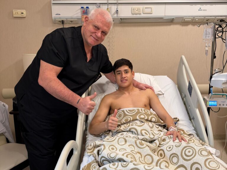 Las fotos de Tomás Aranda en el quirófano y el mensaje de Jorge Batista tras la operación: “Siempre se vuelve más fuerte”