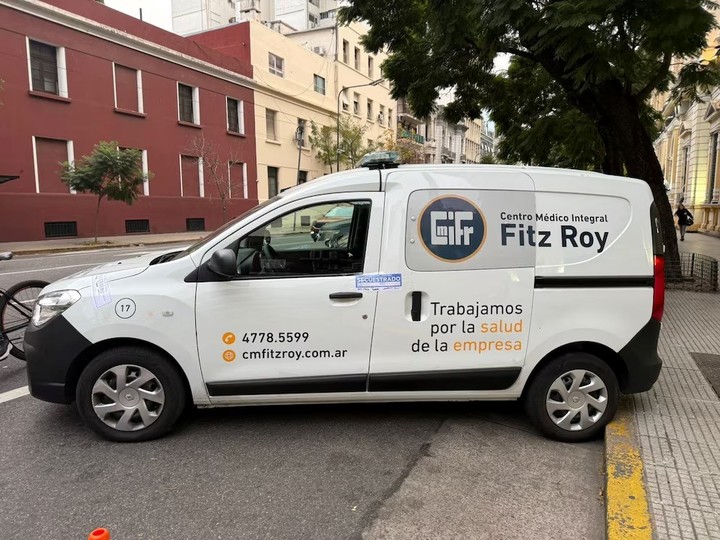 Una ambulancia secuestrada con un nombre falso que se habría usado para mover efectivo.