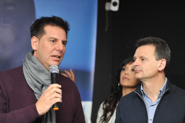Gonzalo Atanasof (izquierda), presidente del Instituto del juego de la provincia.