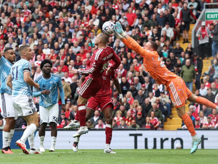 Liverpool no pudo con Nottingham Forest y empató en Anfield: Mac Allister fue titular y Domínguez ingresó sobre el final