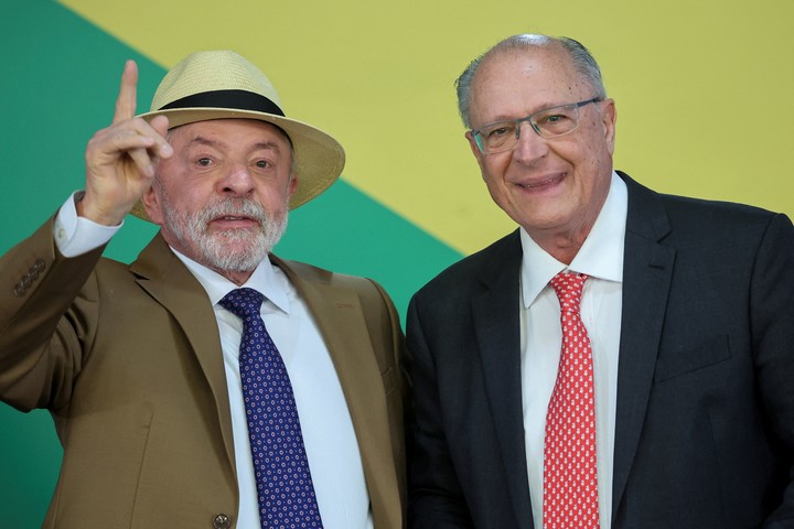 Lula da Silva y su vicepresidente Geraldo Alckmin, en el Palacio del Planalto. Foto: REUTERS 