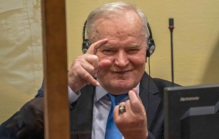 Murió tras las rejas, el criminal de guerra Ratko Mladic, "el carnicero de Bosnia": fin a uno de los capítulos más negros de la historia de Europa