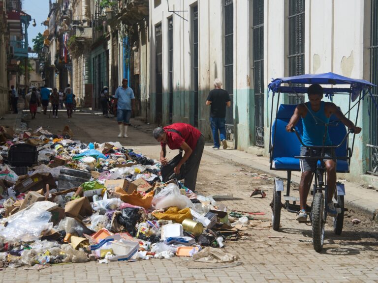 Números de catástrofe en la isla: el 94% de los habitantes de Cuba viven en la pobreza extrema