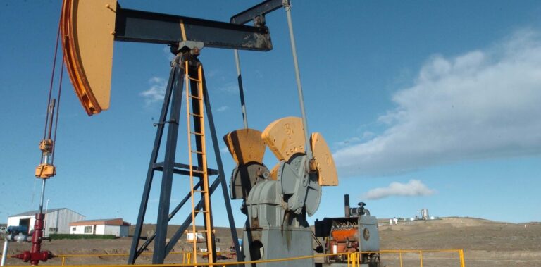 Petróleo: tensión por el impacto ambiental de los pozos convencionales que cierran