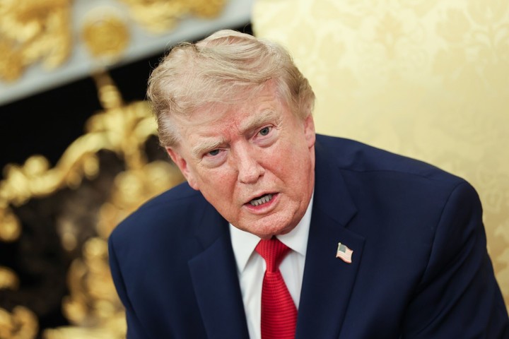 Donald Trump afirmó que ya no hay ningún diálogo con Irán y amenaza también a Omán. Foto: BLOOMBERG
