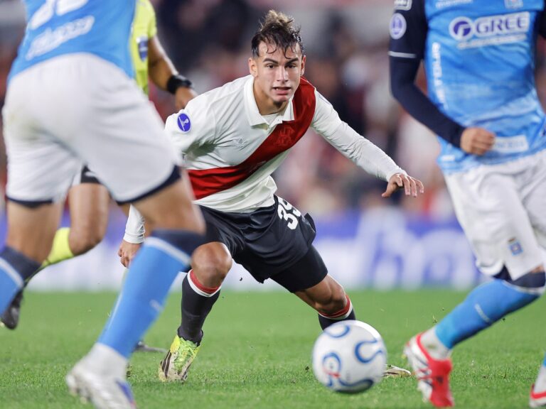 River vende a Freitas a Flamengo: los detalles de una negociación que sería un millonario traspaso al gigante de Brasil