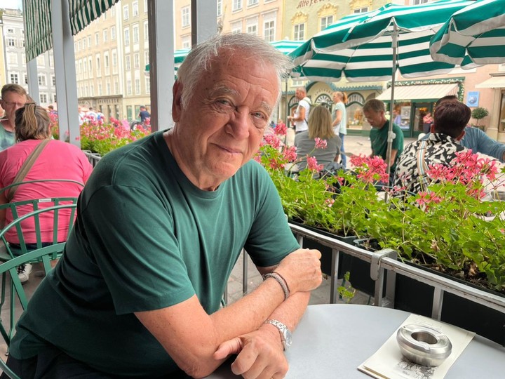 Roberto Devorik.