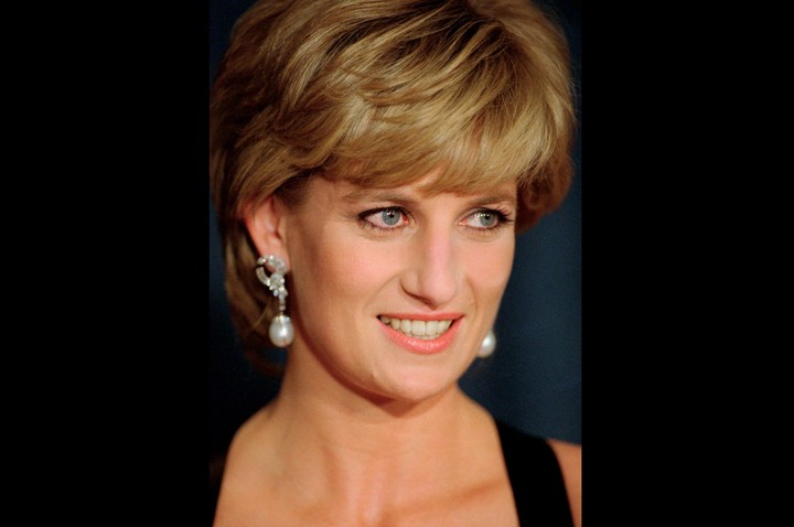 Roberto Devorik, a 29 años de la muerte de Lady Di: "Mientras viva el rey, la memoria de Diana estará en la niebla inglesa"