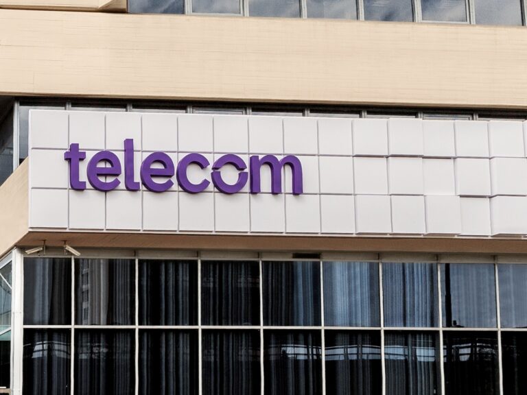 Telecom propuso a Metrotel para transferirle los seis millones de usuarios móviles que exigió Defensa de la Competencia