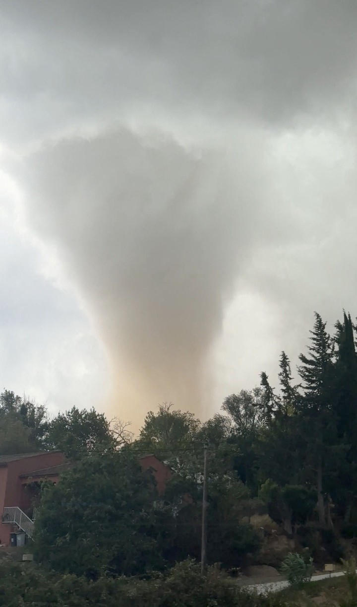 Los habitantes habían sido advertidos sobre la previsión de fuertes vientos Foto: Reuters