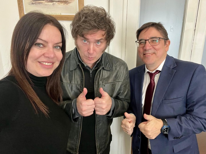 La ministra de Capital Humano, Sandra Pettovello, el presidente Javier Milei y el subsecretario de Políticas Universitarias, Alejandro Alvarez. 
