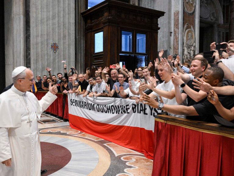 Visita del Papa a la Argentina: analizan realizar un encuentro con los jóvenes sobre la avenida Nueve de Julio